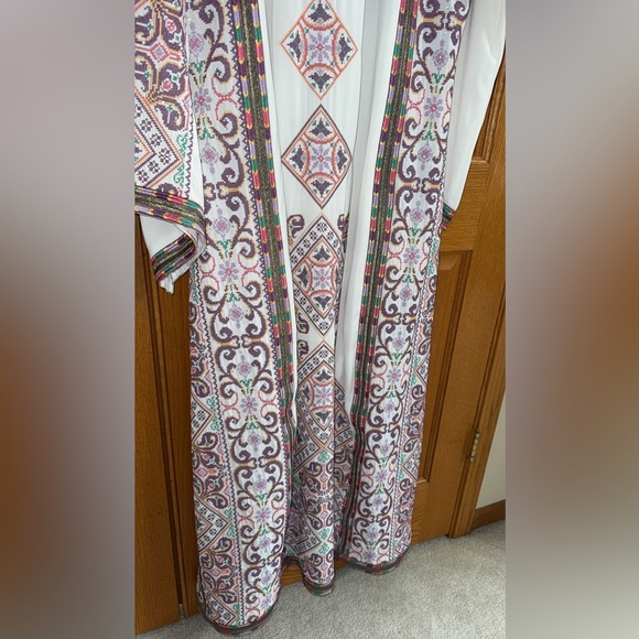 White Purple Lilac Thobe Plus Size 5 / 2X Embroidered Middle Eastern Formal Gown - Picture 13 of 16